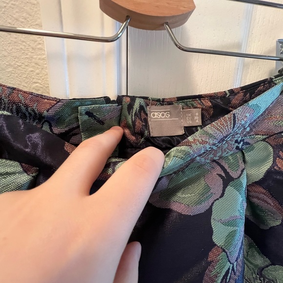 NWOT Asos cropped formal set - Picture 3 of 6